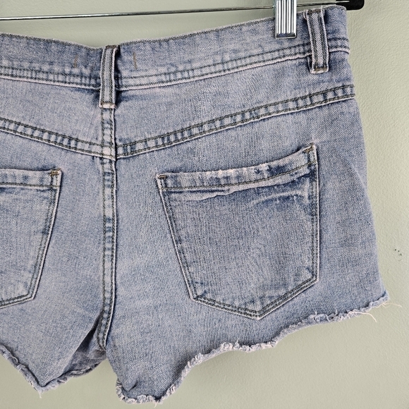 FREE PEOPLE Y2K Denim Blue Jeans Slight Pink Hue Distressed Short Shorts W Sz 26 - Picture 7 of 9